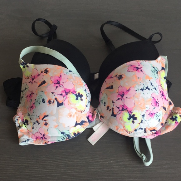 PINK Victoria's Secret Other - VS PINK Wear Everywhere Bras
